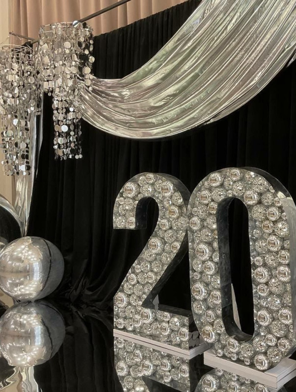 Сверкающие цифры 2026 