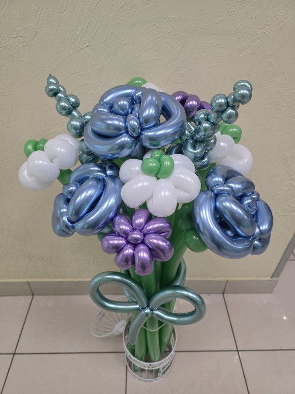 БУКЕТ цветов из шаров БЛЮЗ